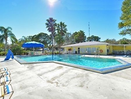 Crystal Isles Rv Resort Crystal River Bagian luar foto